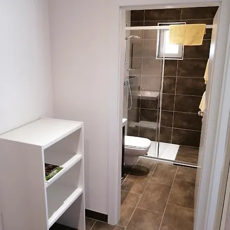 Alpina Apartman *
