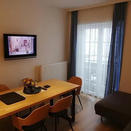 Alpina Apartman *